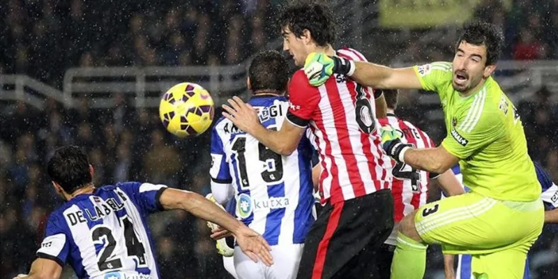 Các điểm mạnh và điểm yếu của hai đội